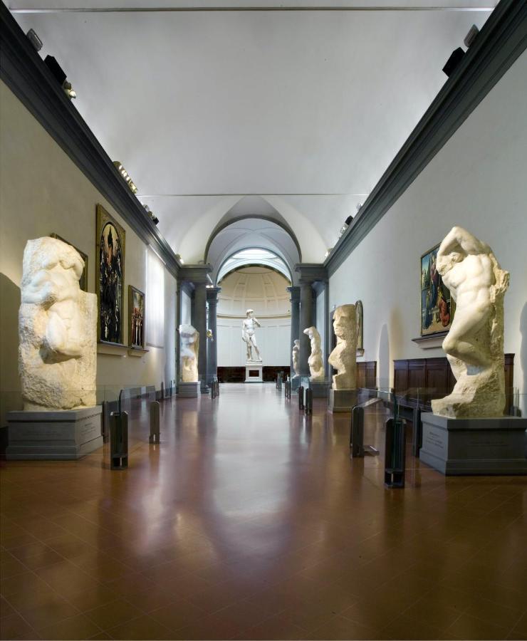 Historic Center Palace - Huge 4 Bedrooms Santa Croce Apartment - By Likehomeฟลอเรนซ์ ภายนอก รูปภาพ