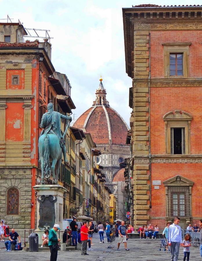 Historic Center Palace - Huge 4 Bedrooms Santa Croce Apartment - By Likehomeฟลอเรนซ์ ภายนอก รูปภาพ
