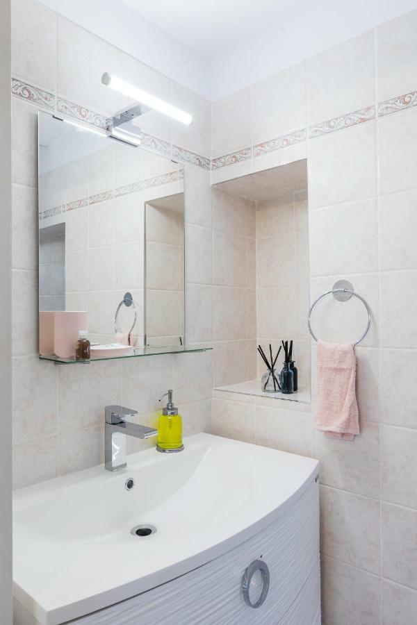 Historic Center Palace - Huge 4 Bedrooms Santa Croce Apartment - By Likehomeฟลอเรนซ์ ภายนอก รูปภาพ