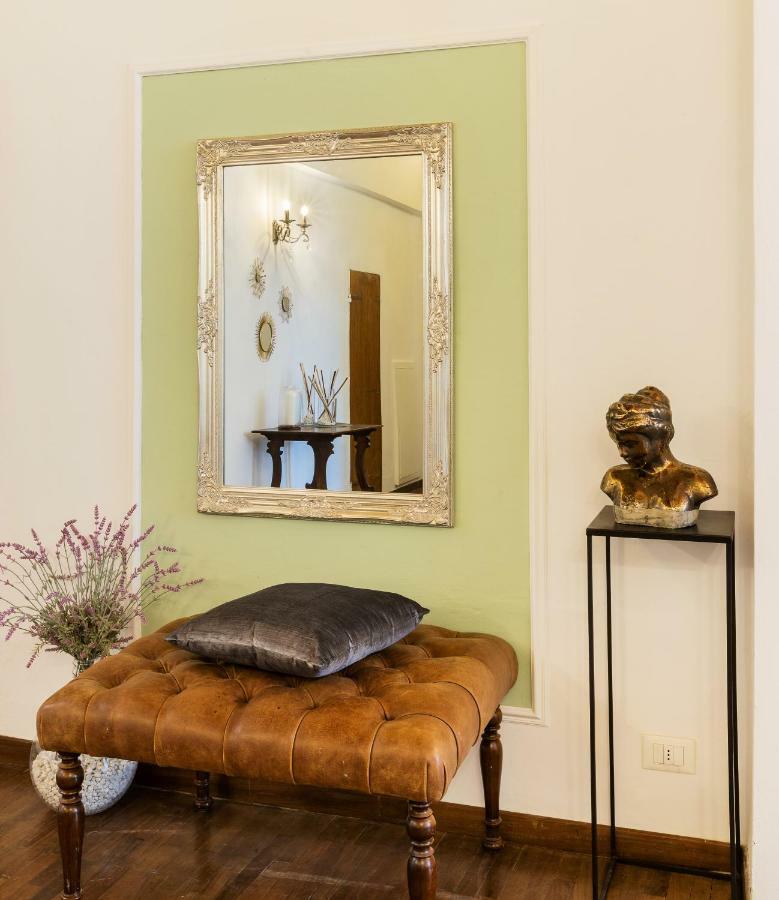 Historic Center Palace - Huge 4 Bedrooms Santa Croce Apartment - By Likehomeฟลอเรนซ์ ภายนอก รูปภาพ